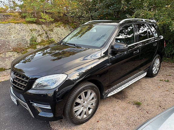Mercedes-Benz ML250 2 of 30