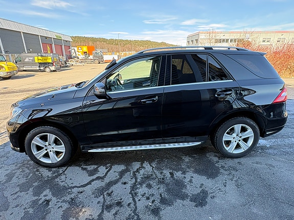 Mercedes-Benz ML250 7 of 30