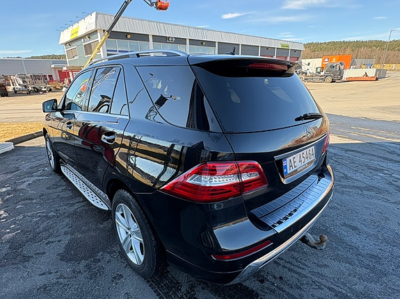 Mercedes-Benz ML250 10 of 30