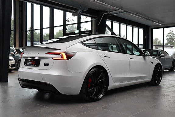 Tesla Model 3 19 of 30