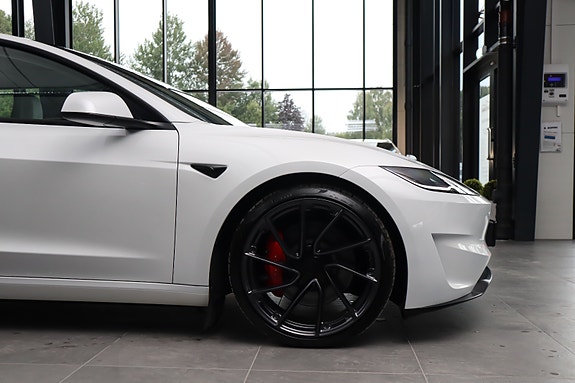 Tesla Model 3 22 of 30