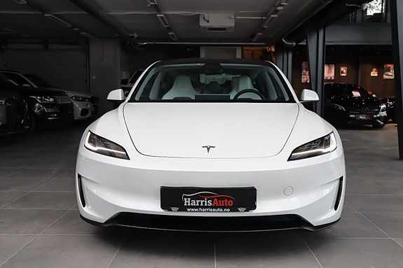 Tesla Model 3 7 of 30