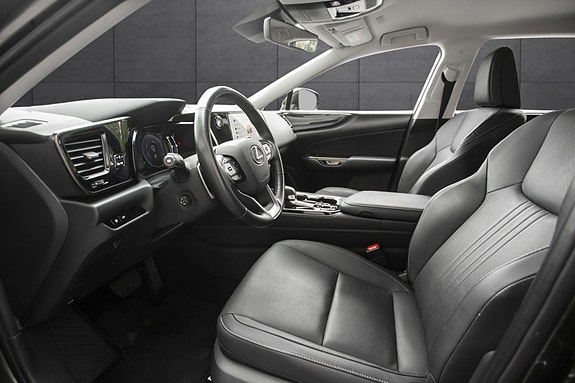 Lexus NX450h 8 of 19