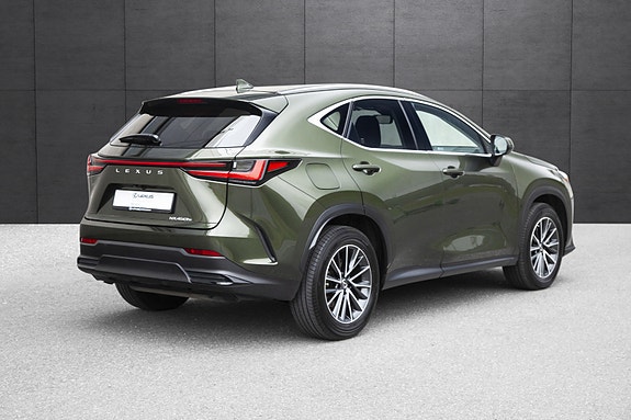 Lexus NX450h 4 of 19