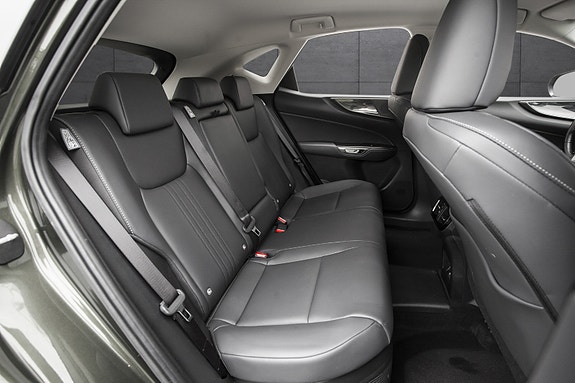 Lexus NX450h 15 of 19