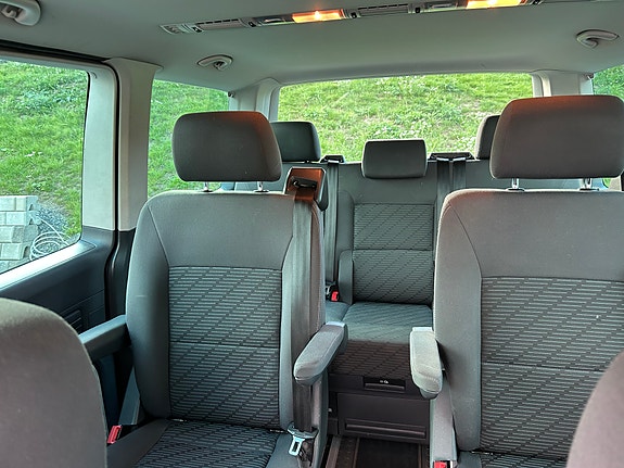Volkswagen Multivan 25 of 30