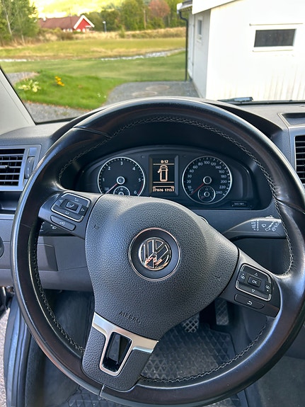 Volkswagen Multivan 24 of 30