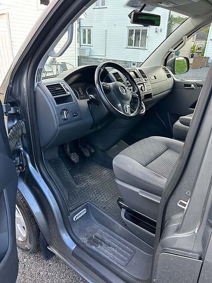 Volkswagen Multivan 19 of 30