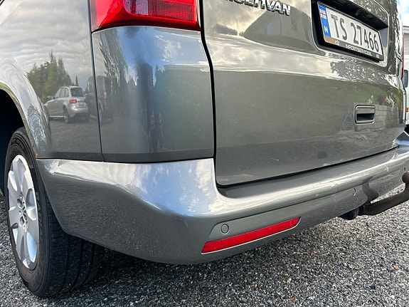Volkswagen Multivan 13 of 30