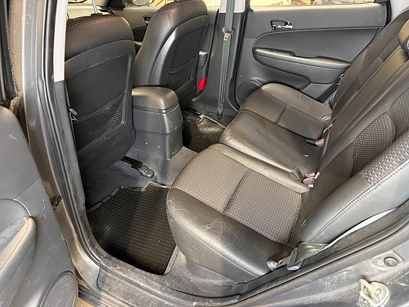Hyundai i30 26 of 30
