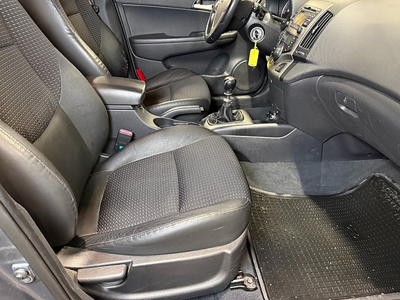 Hyundai i30 30 of 30