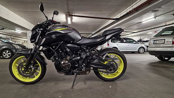 Yamaha MT-07 2 of 10