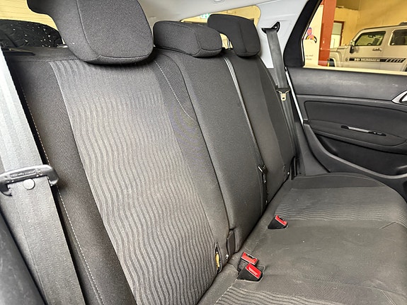 Peugeot 308 SW 14 of 30
