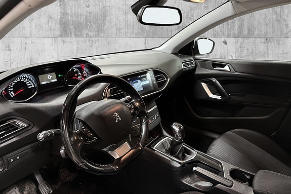 Peugeot 308 SW 9 of 30