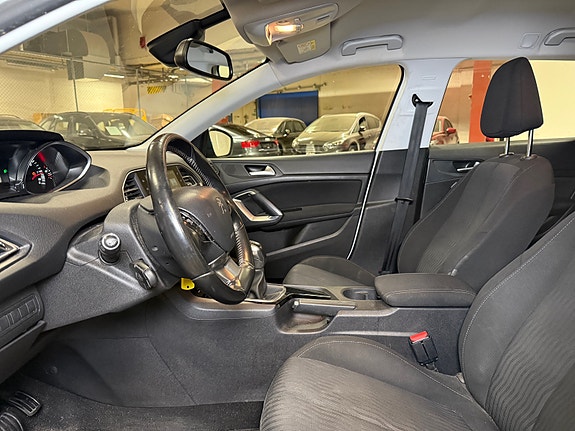 Peugeot 308 SW 22 of 30