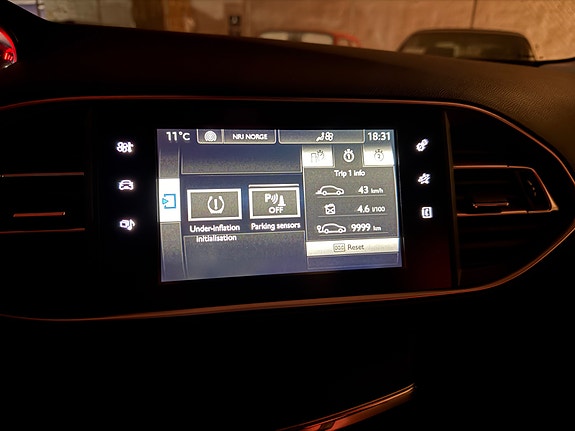 Peugeot 308 SW 24 of 30