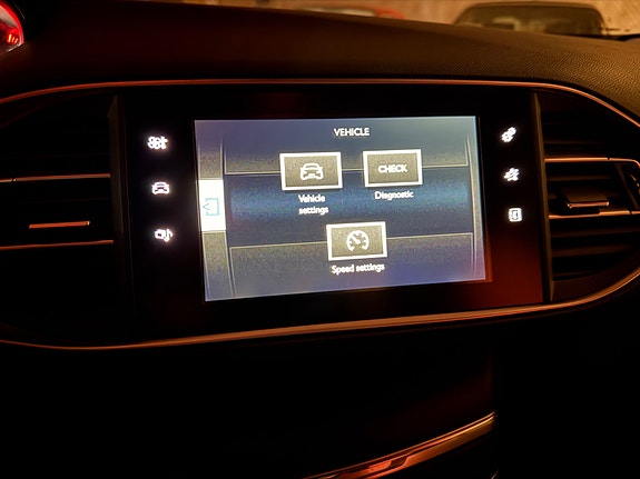 Peugeot 308 SW 25 of 30