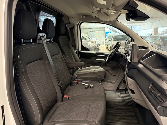 Ford Transit Custom 16 of 30