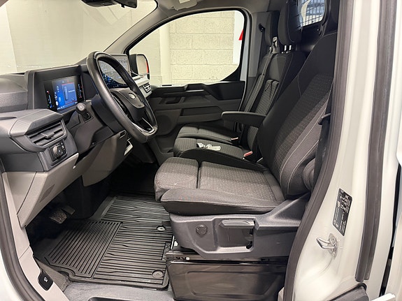 Ford Transit Custom 25 of 30