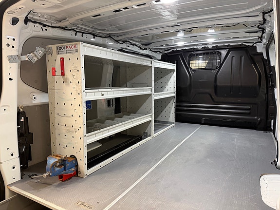 Ford Transit Custom 23 of 30