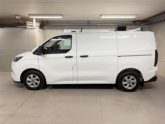 Ford Transit Custom 2 of 30