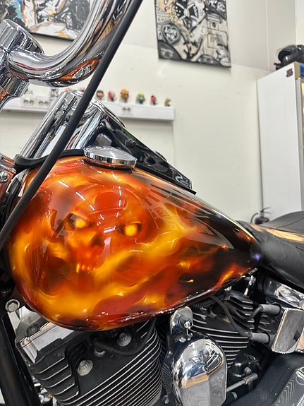 Harley-Davidson FLSTF Fat Boy 8 of 9