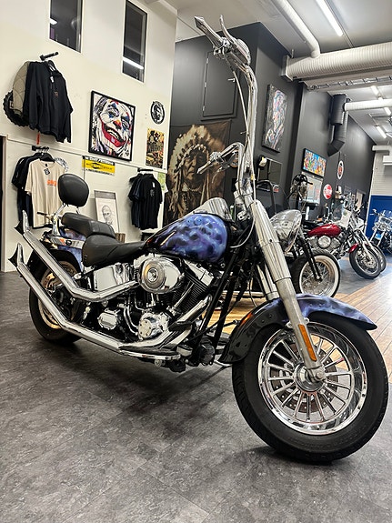Harley-Davidson FLSTF Fat Boy 5 of 9