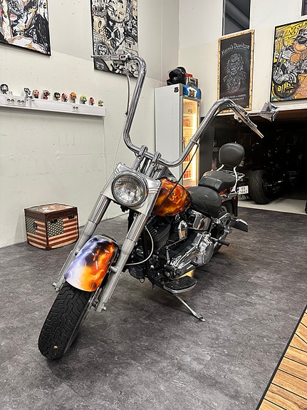 Harley-Davidson FLSTF Fat Boy 4 of 9