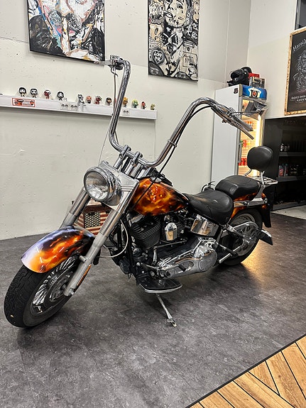 Harley-Davidson FLSTF Fat Boy 3 of 9