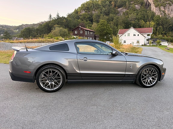 Ford Mustang 17 of 30