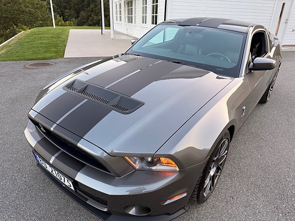 Ford Mustang 24 of 30