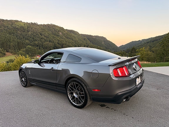 Ford Mustang 7 of 30