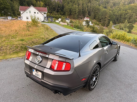 Ford Mustang 14 of 30