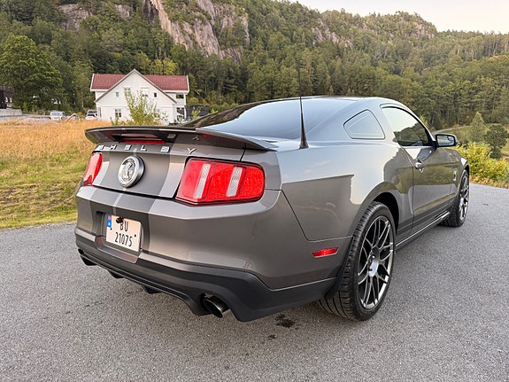 Ford Mustang 13 of 30