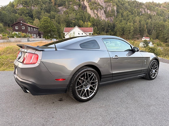 Ford Mustang 16 of 30