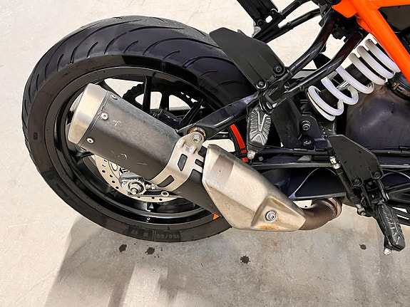 KTM 125 Duke 10 of 13