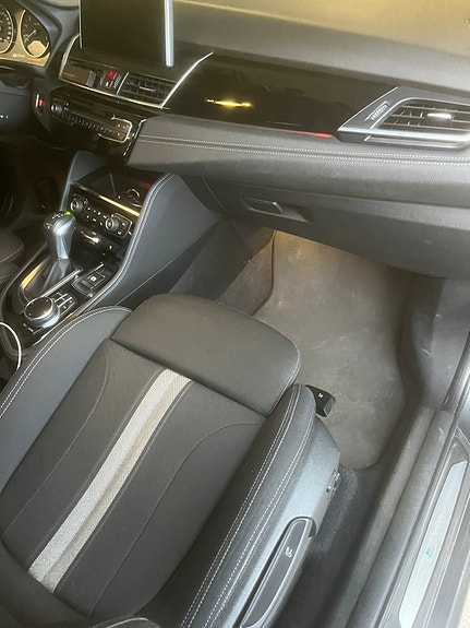 BMW 225xe 12 of 15