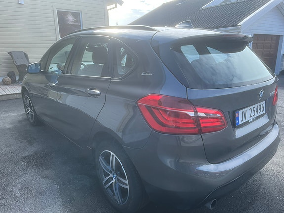BMW 225xe 6 of 15