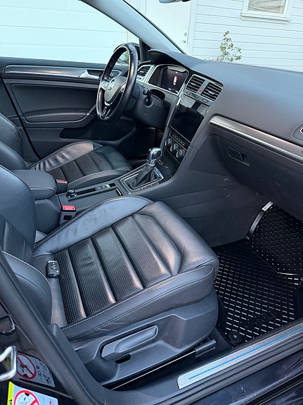 Volkswagen e-Golf VII 6 of 10