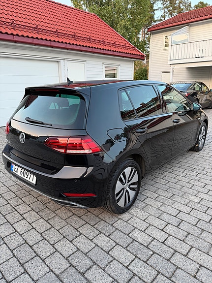 Volkswagen e-Golf VII 3 of 10