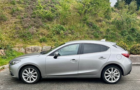 Mazda 3 13 of 15
