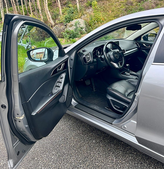Mazda 3 7 of 15