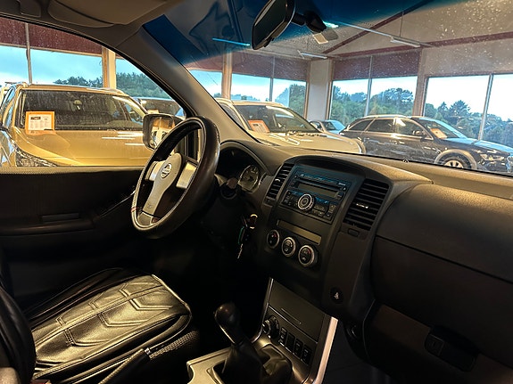 Nissan Pathfinder 5 of 9