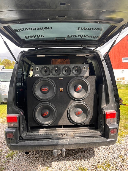 Volkswagen Caravelle 4 of 11