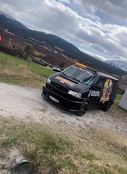 Volkswagen Caravelle 11 of 11