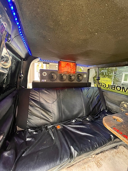 Volkswagen Caravelle 6 of 11