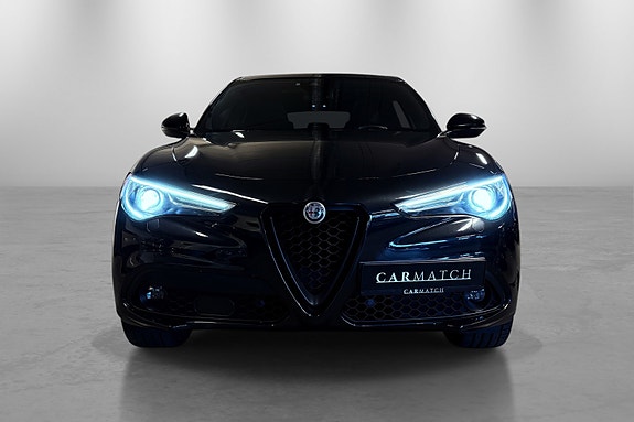 Alfa Romeo Stelvio 3 of 30