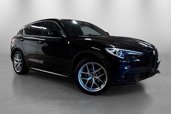 Alfa Romeo Stelvio 17 of 30