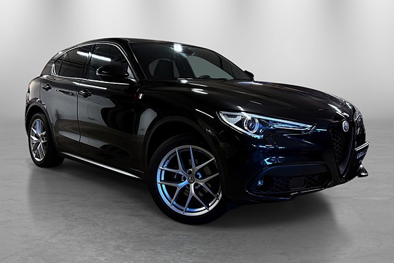 Alfa Romeo Stelvio 18 of 30