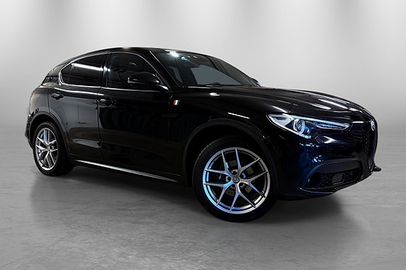 Alfa Romeo Stelvio 16 of 30